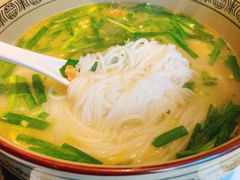 蒙自过桥米线-南蛮子(进贤路店)