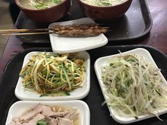 -亮亮面馆(经六路店)