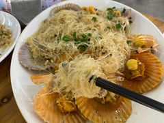 蒜蓉粉丝蒸扇贝-明记海鲜大排档(巽寮湾店)
