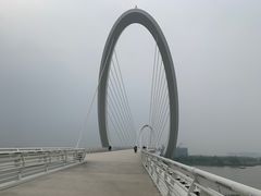 -南京眼步行桥