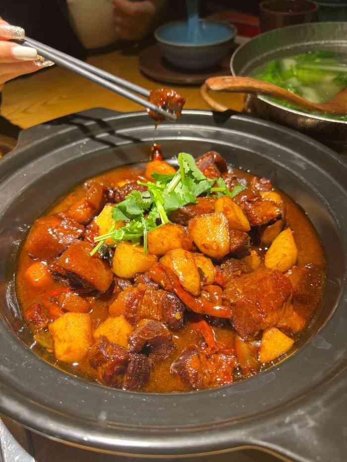 吃饭皇帝大·这里是湘西(金鹰店)-"「灶膛罐罐牛腩」这个味道不错