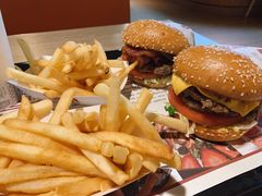 -The Habit Burger Grill 哈比特汉堡(复兴soho店)