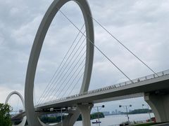 -南京眼步行桥