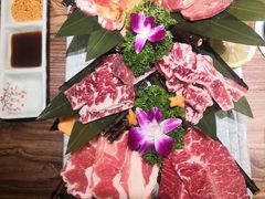 黑牛六拼-明洞阿姨·韩式酱蟹烤肉·创意料理(三元桥店)