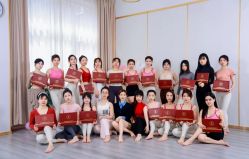 -亚太瑜伽普拉提学院