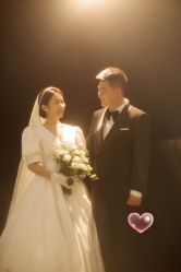 -伯爵婚纱摄影(光谷店)