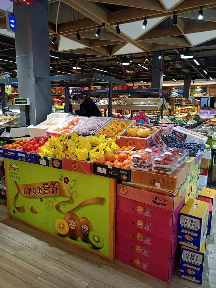 汇金超市(梅陇店)-"超市就在家附近,旁边有三林熟食,和一个菜.