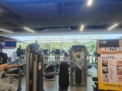 -超鹿运动(达信大厦店)