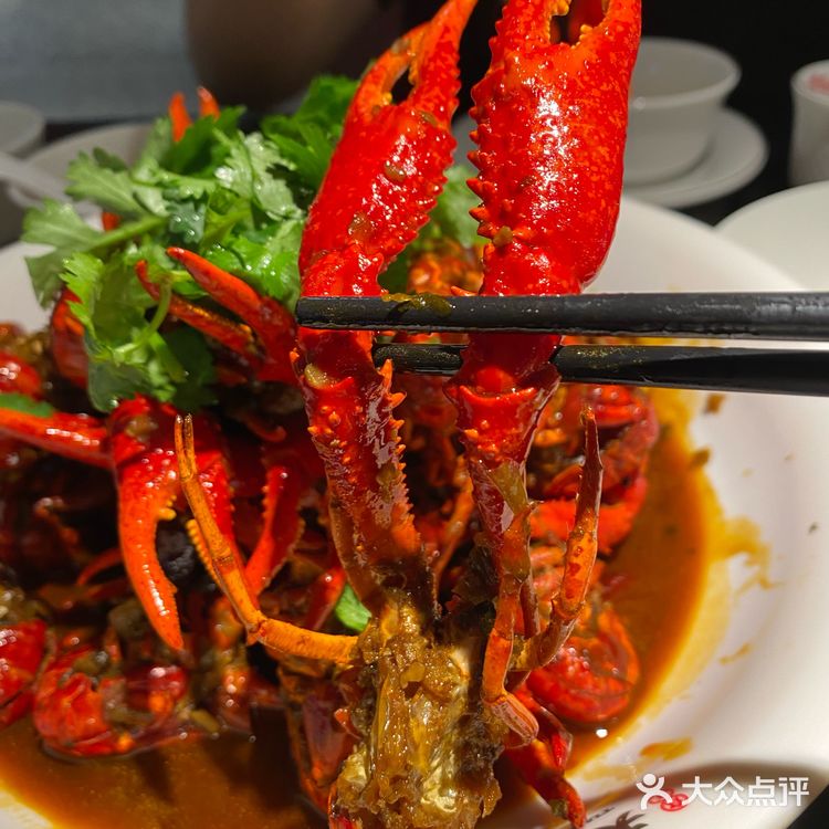 吃龙虾打卡…天宝兄弟