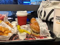 -The Habit Burger Grill 哈比特汉堡(世博店)