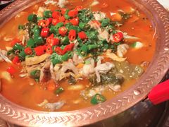 -沪小二炭火蛙锅(淮海中路美食不夜城店)