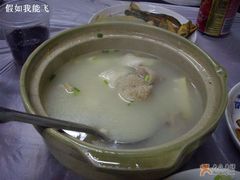 馄饨老鸭煲-老品芳