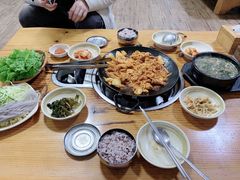 -城山辣炒黑猪肉