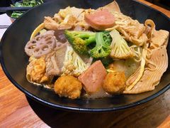-万记麻辣烫国展总店