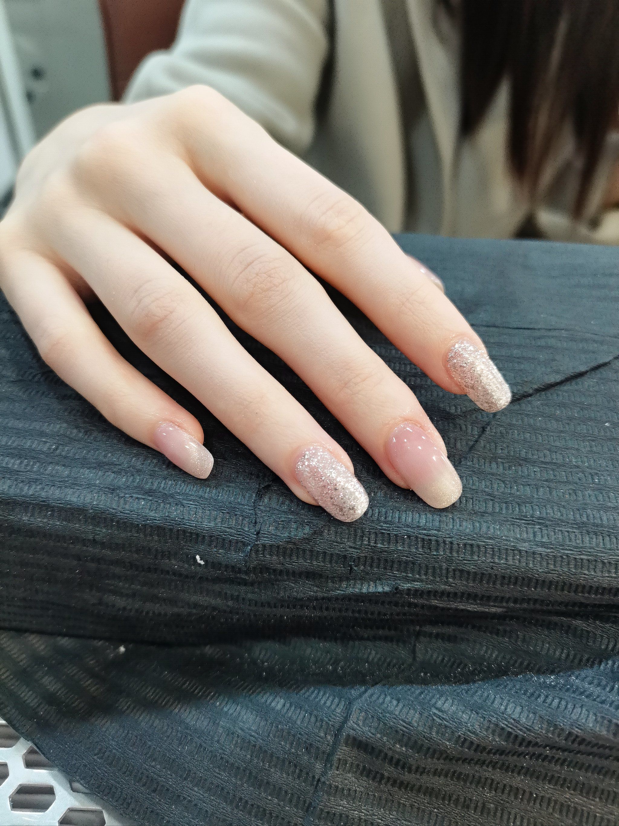 进店就有热情服务,美甲师审美超在线,沟通超耐心,技术更是一流,完美