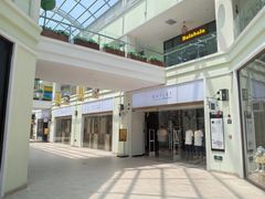 -URBAN REVIVO(北京斯普瑞斯奥特莱斯店)