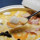 登高临湖光山色，雨后阅红泥小炉|临江阅炉 