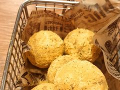 -BHC炸鸡(明洞总店)