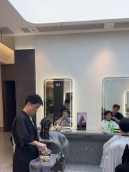-苏豪美发S A L O N烫发染发