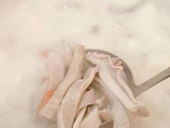 -洪氏嗨捞·广东猪肚鸡·椰子鸡火锅(西咸万象城店)