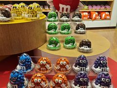 -m豆巧克力世界(上海世茂广场店)