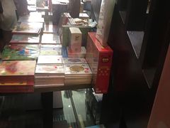 -钟书阁(松江泰晤士小镇店)