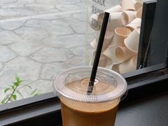 Latte-black rainbow coffee