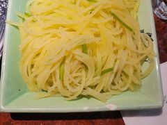 香菜梗炝土豆丝-绿茶餐厅(华联万柳店)