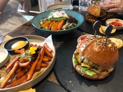 -HIGH FIVE哈福手工汉堡(桂林路店)