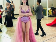 -金东尼人妖秀