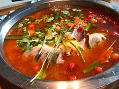 -野山舂·贵州现舂酸汤火锅(鸿通城店)