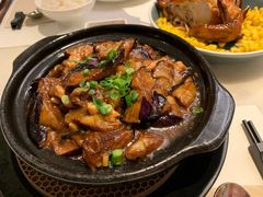 梅香咸鱼鸡粒茄子煲-港丽餐厅(高德置地店)