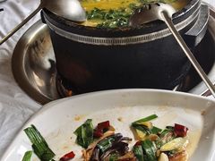 -鲁朗纳麦石锅鸡庄园