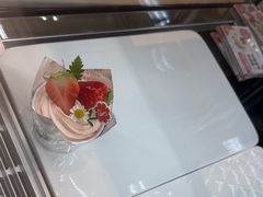 -花花卷卷·鲜食蛋糕(静安久光百货店)