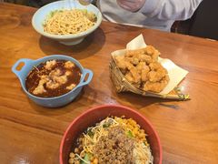 -爆炸头阿姨小四川正宗川味小吃(无任何分店)
