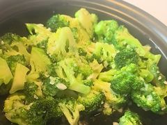 -八府香鸭·啫啫煲(华山路店)