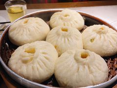 蟹黄包携众包饺-红灯笼大酒楼(通湖路店)