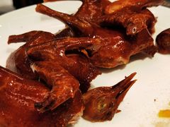 招牌玻璃皮乳鸽-北京厨房(SKP店)