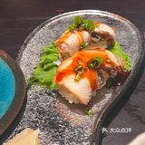 一个人边吃日料边看蜡笔小新是种什么体验？