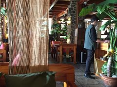 大堂-源一咖啡馆(麒麟巷步行街店)