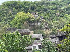 -高荡千年布依古寨旅游景区