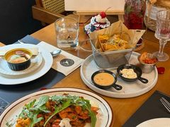 -Mark&Mars Restaurant