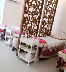 -成都苗方清颜专业祛痘