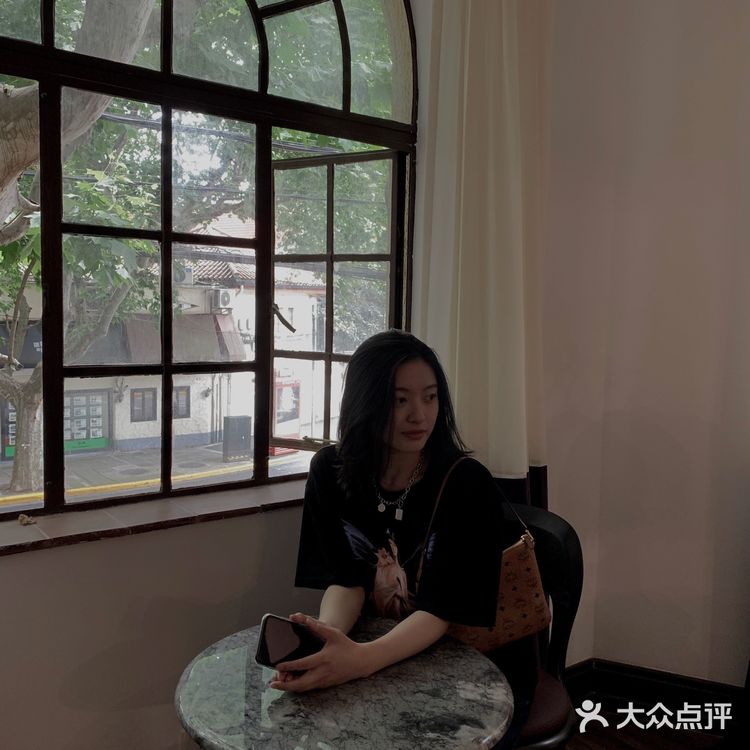 复兴西路潮玩咖啡店Cloister  The shouter
