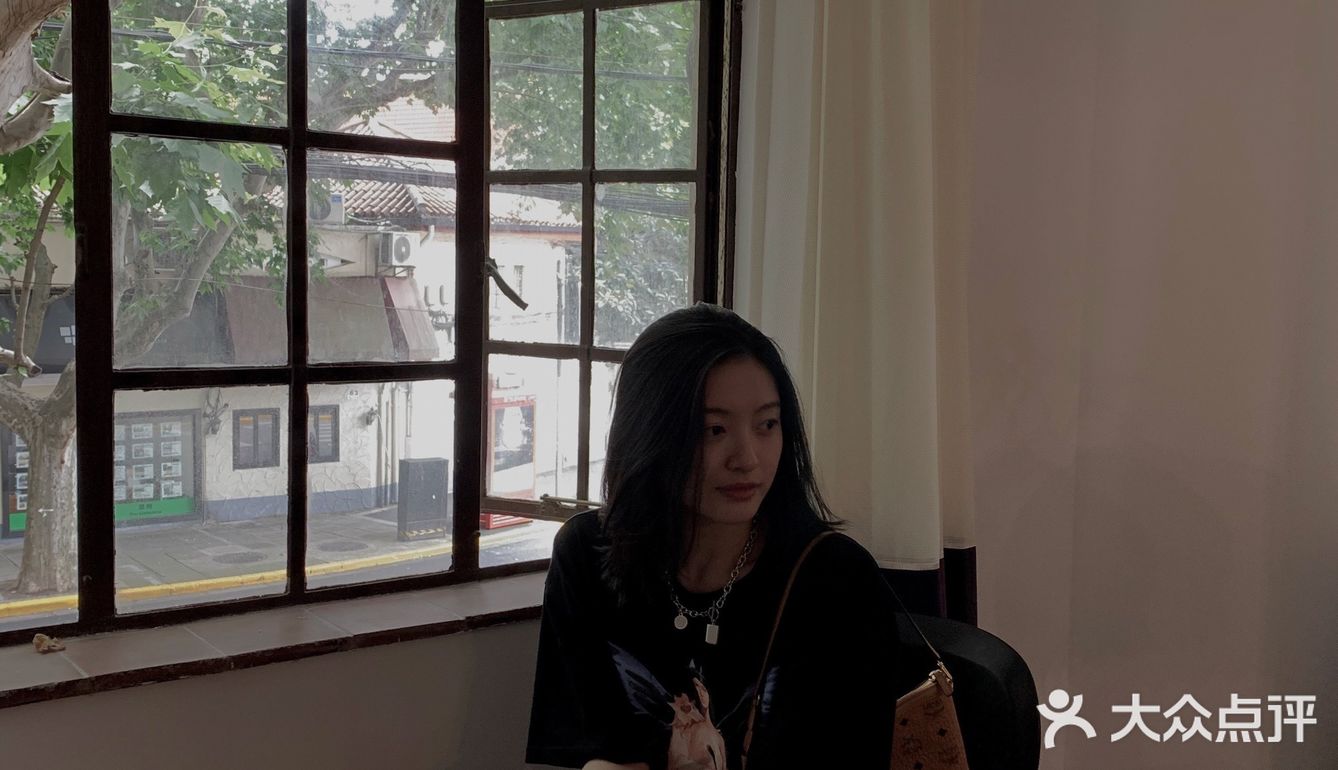 复兴西路潮玩咖啡店Cloister  The shouter
