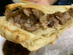 烧饼夹肘子-宝光熏肉鞋底火烧(新街口店)