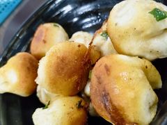 特色葱煎包-赵宝美煎包店