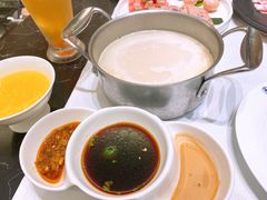 -红鼎豆捞·非遗鲍皇汤火锅(宝丰路店)