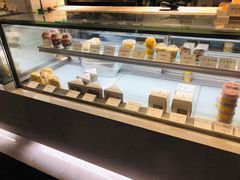 面包甜点陈列柜-欢牛蛋糕屋(萧山万象汇店)