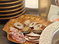 -牛YO寿喜烧·铁板烧和牛火锅自助(市府恒隆店)